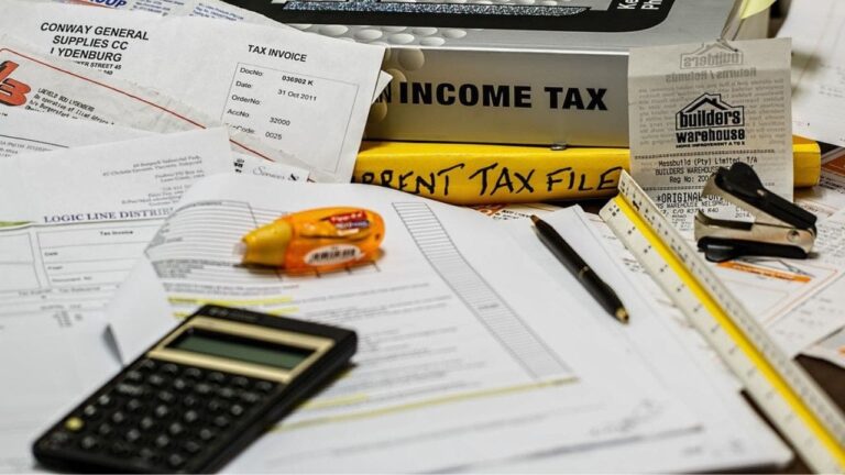 4 Dont fall for these sneaky tax scams that are out to steal your your Identity and money