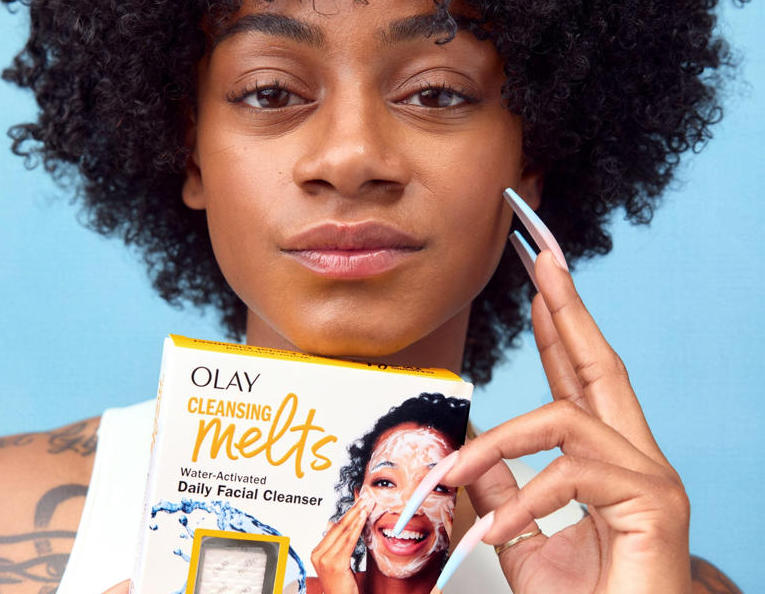 shacarri richardson Comment to Win Olay Melts Olays First Ever Dissolving Water Activated Facial Cleanser copy